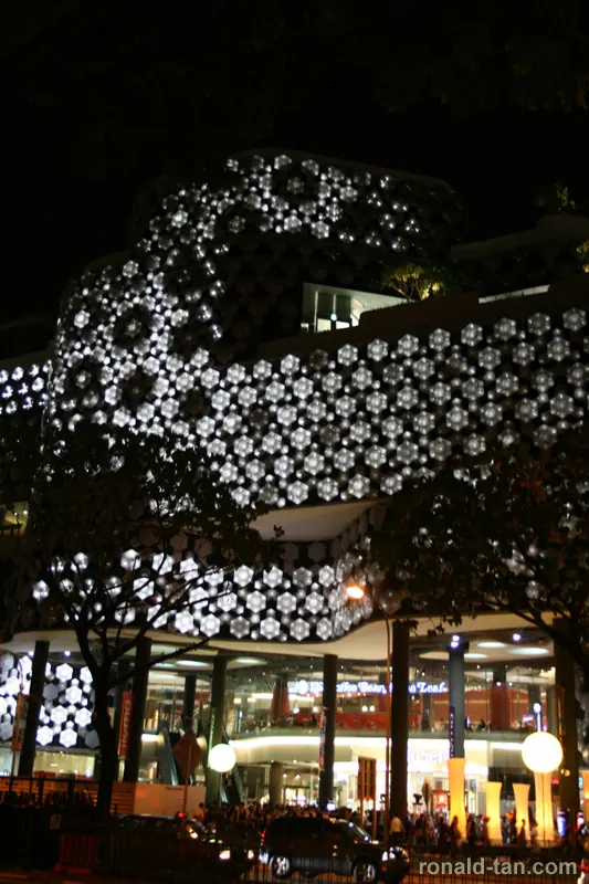 Iluma @ Bugis Light Up
