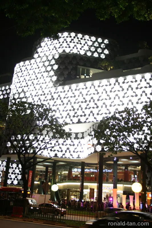 Iluma @ Bugis Light Up