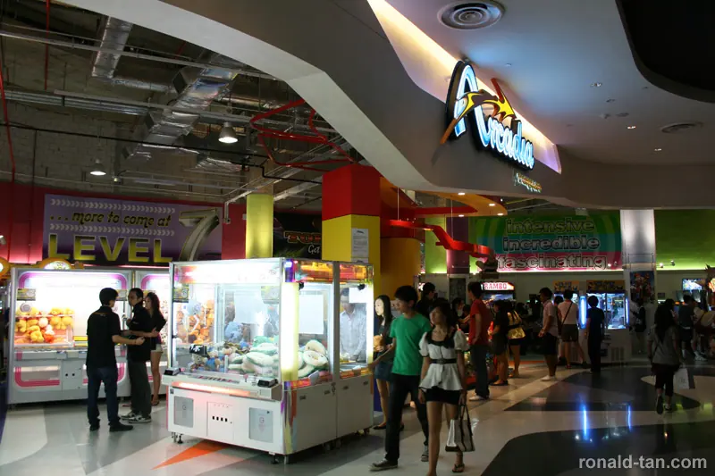 Iluma @ Bugis Light Up