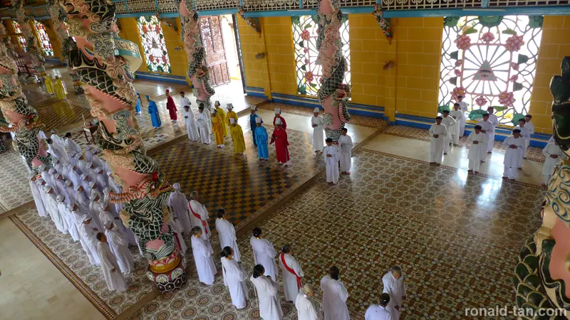 1 Day Cao Dai Temple & Cu Chi Tunnels Tour