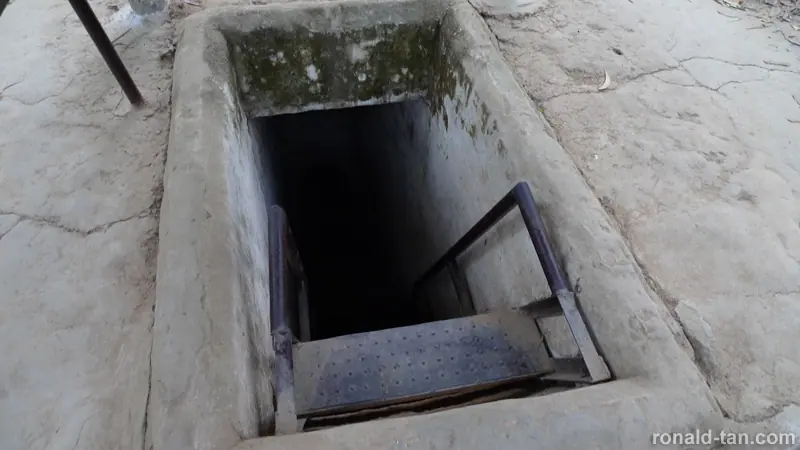 1 Day Cao Dai Temple & Cu Chi Tunnels Tour