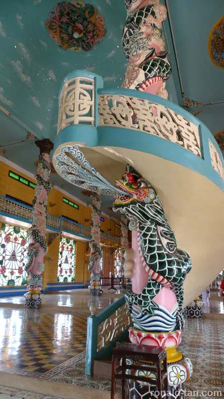 1 Day Cao Dai Temple & Cu Chi Tunnels Tour