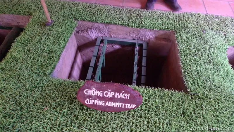 1 Day Cao Dai Temple & Cu Chi Tunnels Tour